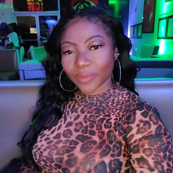 Meet your Posher, Princess - Picture 2 of 10